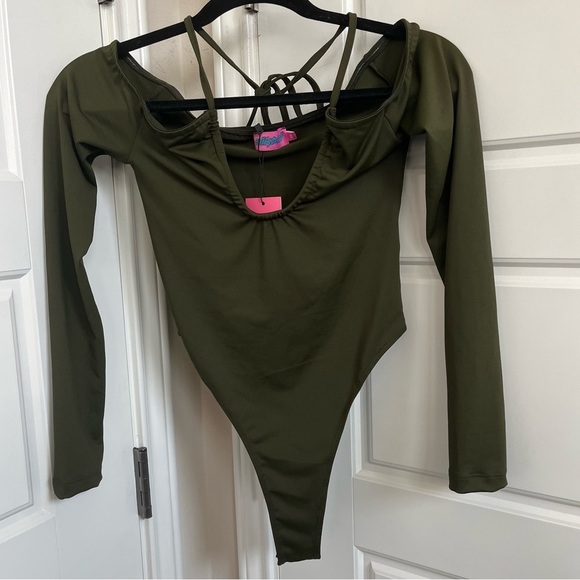 Edikted Taurus Plunge Neck Bodysuit NWT Size XS - Picture 2 of 4